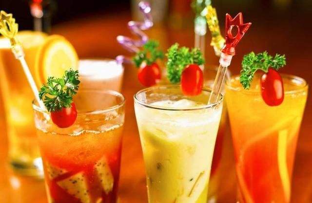 服藥無效甚至反效果？可能是你喝的水和酒精飲料惹的禍